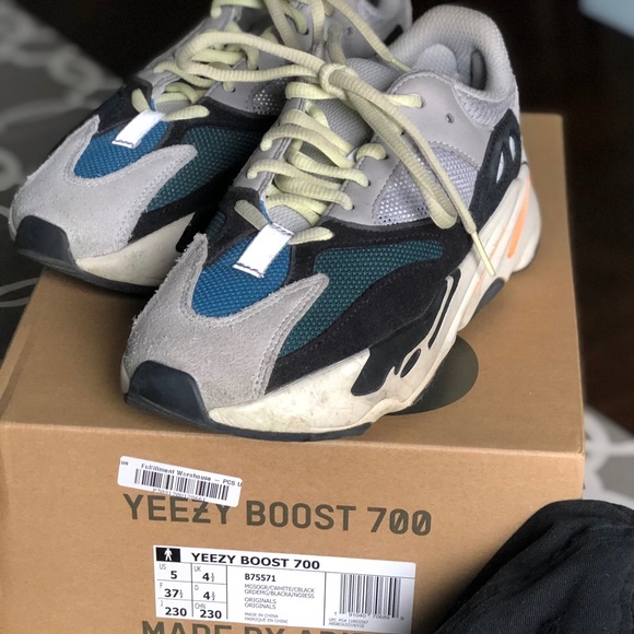 yeezy boost 700 size 6